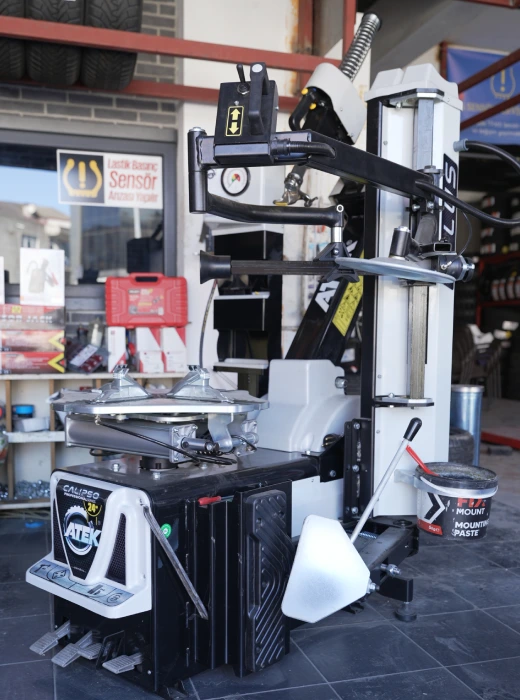 Bölgelerimiz 1 Sakarya En Yakın Oto Lastikçi – 7/24 Yol Yardım