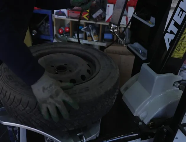 Yerinde lastik değişimi ve hızlı yol yardım hizmeti